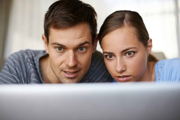 Comment planifier un marathon de lecture de romans policiers classiques?